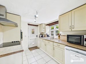 Kitchen- click for photo gallery